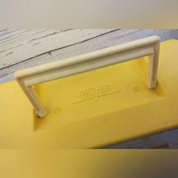 Bugs Bunny & Friends Vintage Lunch Box Warner Brothers Yellow - Picture 12 of 14